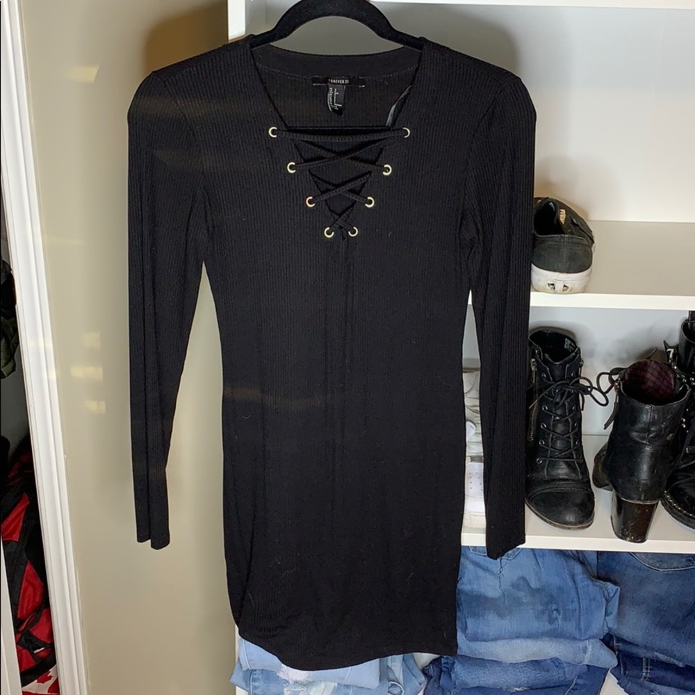 black long sleeve dress